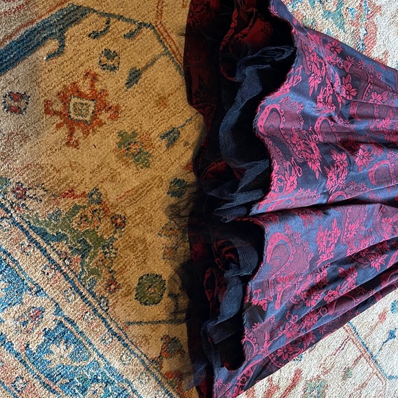 BNWT beautiful red and black bodice dress with crinoline skirt - Picture 2 of 3
